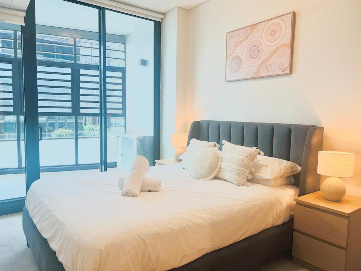 Cbd Near Qvb With Infinity Pool Apartment *
