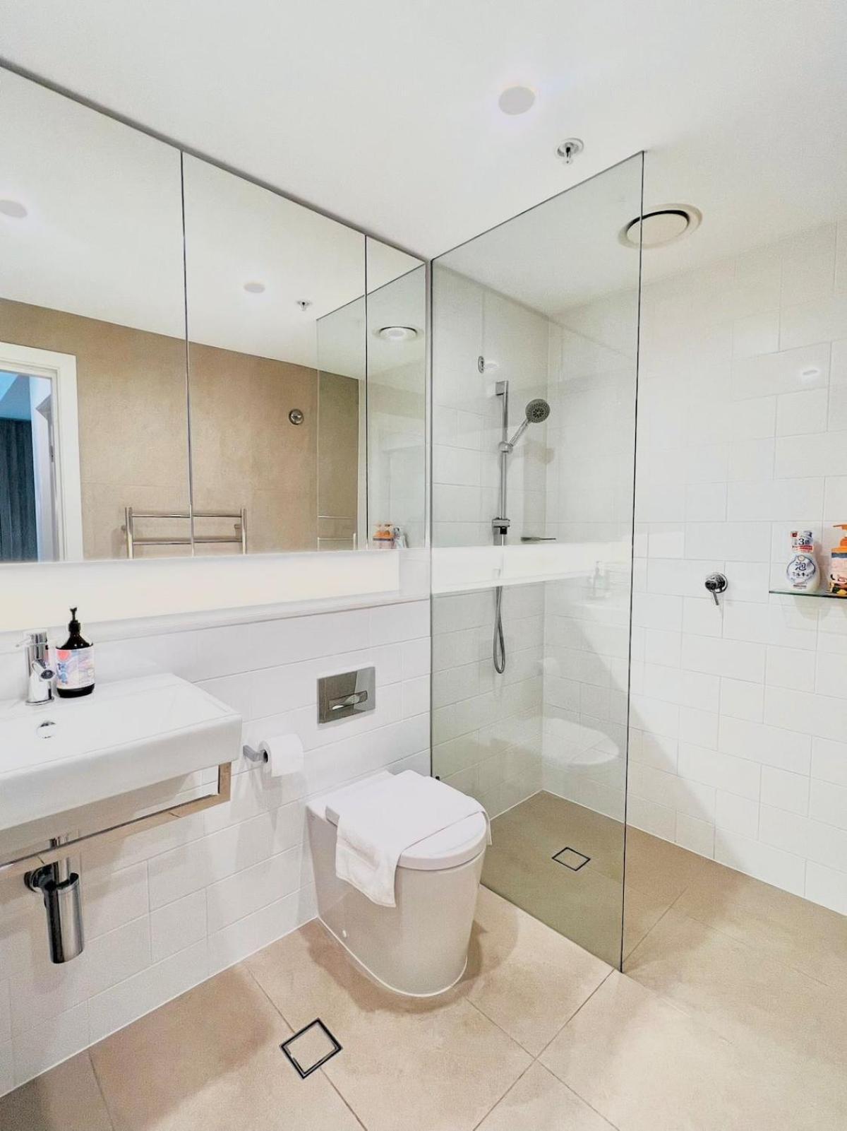Cbd Near Qvb With Infinity Pool * Sydney