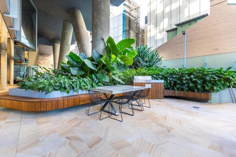 Cbd Near Qvb With Infinity Pool Apartment Sydney