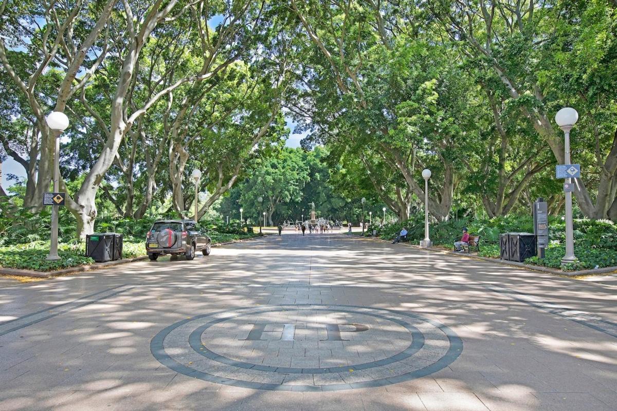 Cbd Near Qvb With Infinity Pool Apartment
