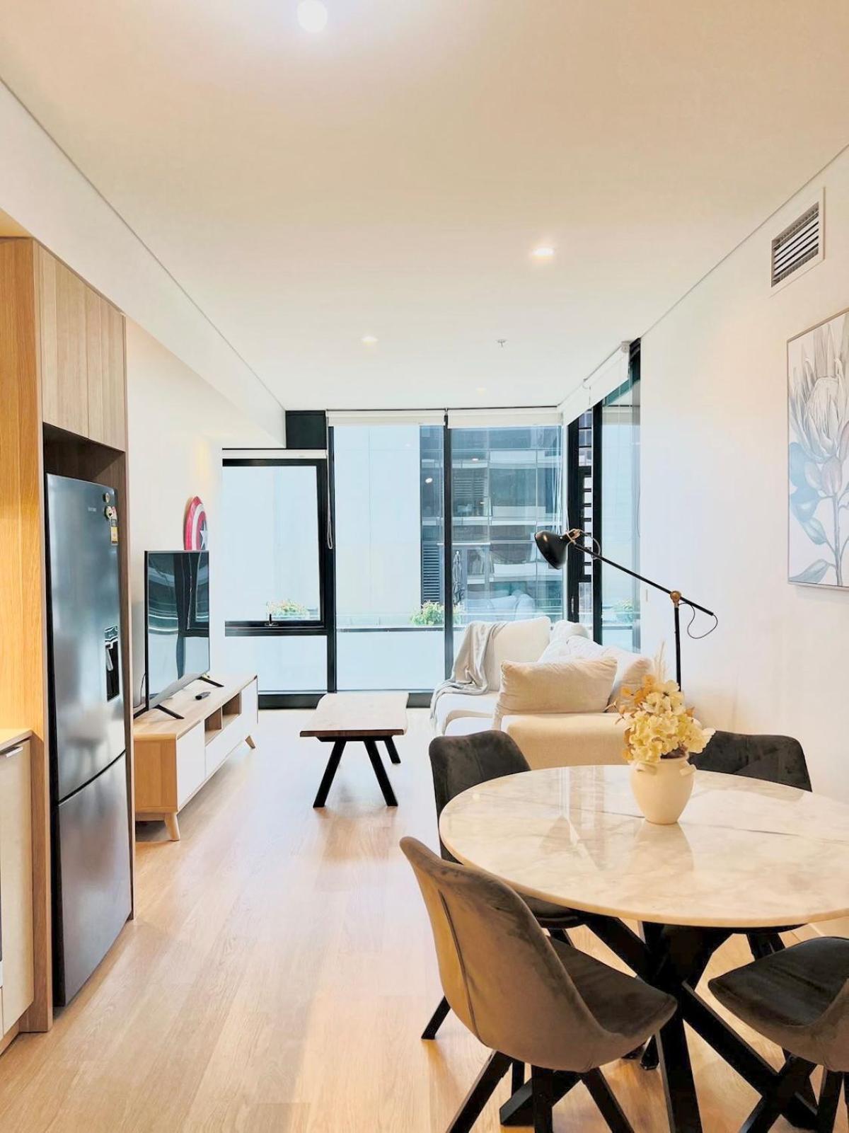 Cbd Near Qvb With Infinity Pool Apartment *